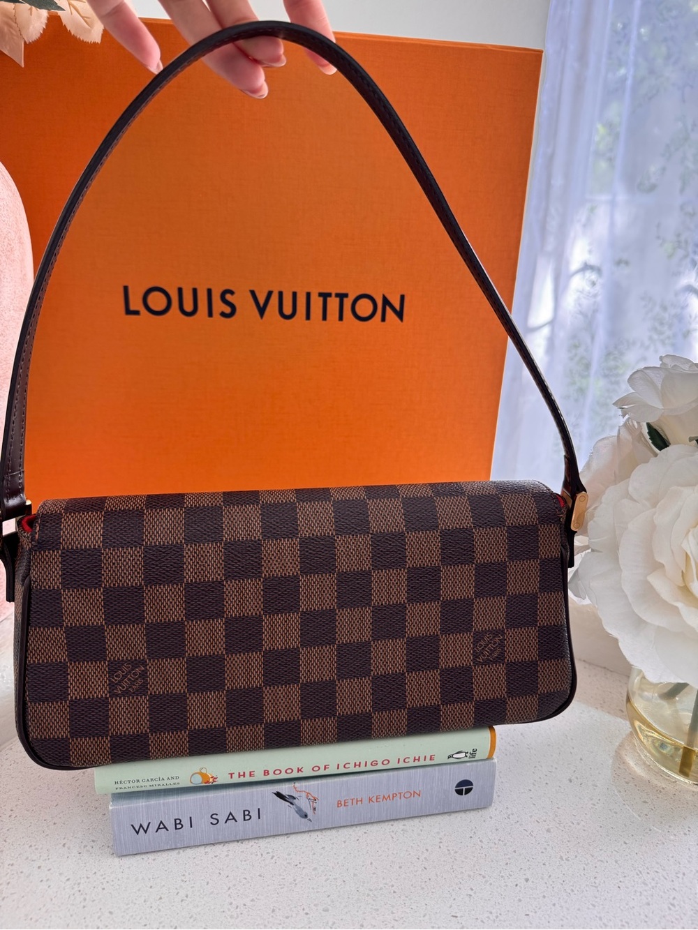 Louis Vuitton Recoleta in Brown Damier Ebene Shoulder Bag - Picture 3 of 9